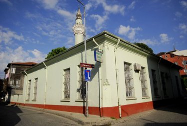 MESC�DLER�N �NDER� - AKBIYIK CAM��