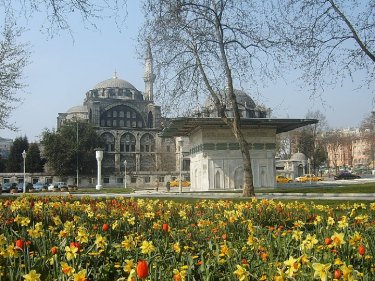 DEN�Z�N �ZER�NE KURULAN CAM�/KILI� AL� PA�A CAM��